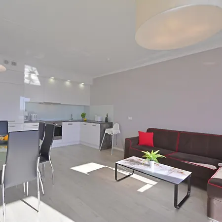 Appartement Sunset - Przestronne, Sloneczne Mieszkanie Dla Rodzin - Centrum Miasta Z Widokiem Na Port Świnoujście
