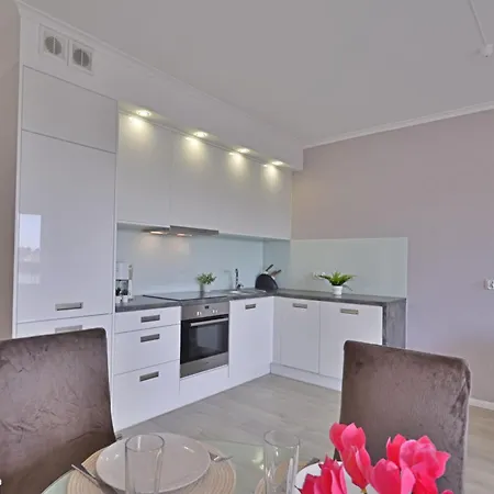 Appartement Sunset - Przestronne, Sloneczne Mieszkanie Dla Rodzin - Centrum Miasta Z Widokiem Na Port Świnoujście